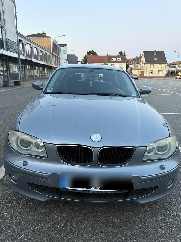 Grau Gebraucht 2007 BMW 118 Kleinwagen | 2.400 € (Superpreis) - Bild 1/4