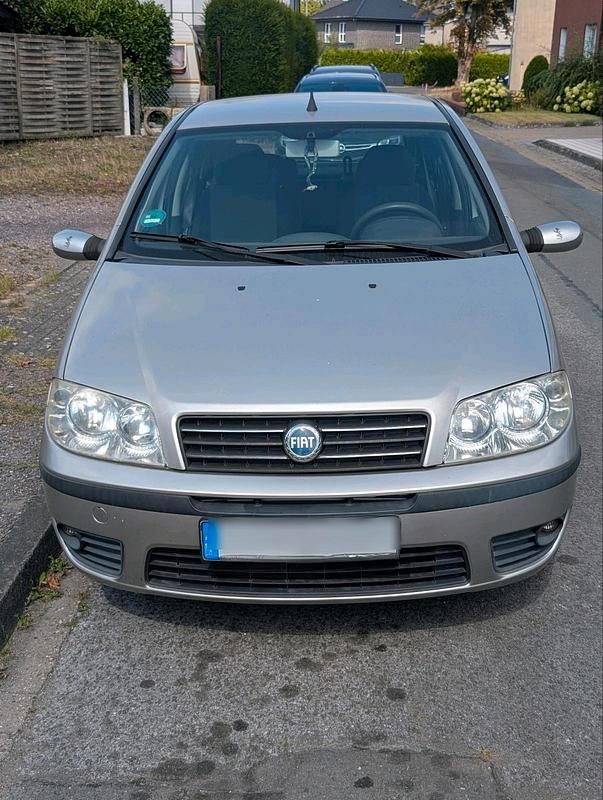 Grau Gebraucht 2005 Fiat Punto Kleinwagen | 1.200 € (Fairer Preis) - Bild 1/4