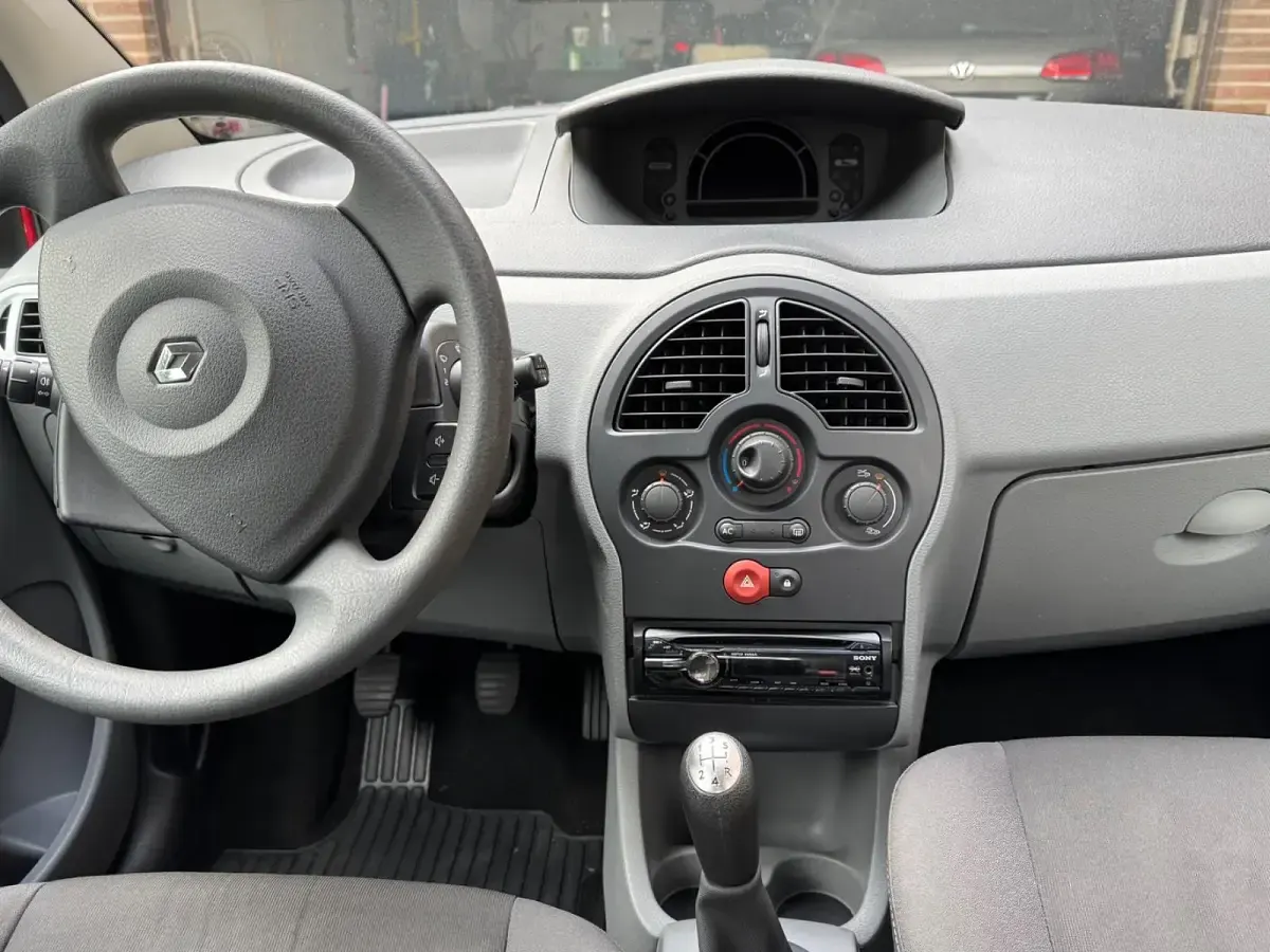 Gebraucht Renault Modus 75 PS (55 kW) 2011 Rot Van / Kleinbus
