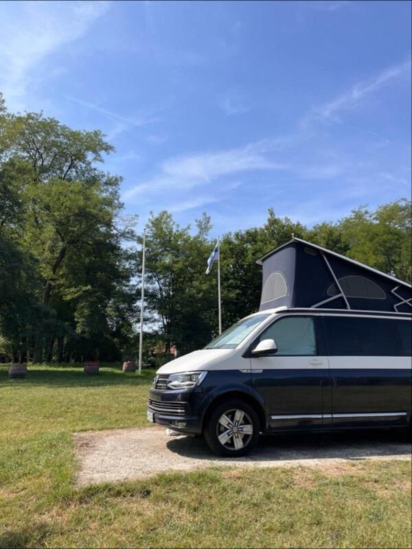 Blau Gebraucht 2018 VW T6 California Van | 58.900 € - Bild 1/4