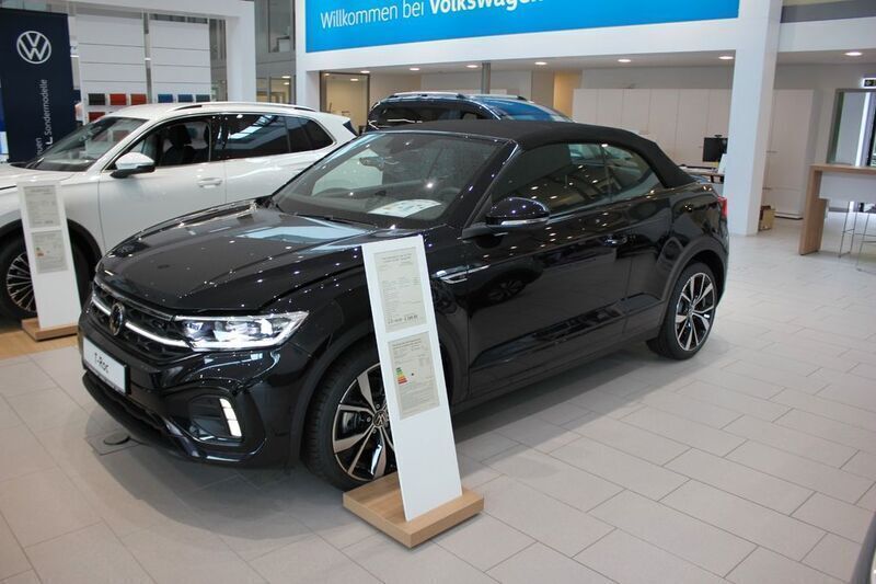 Gebraucht VW T-Roc Cabriolet R-line 150 PS (110 kW) 2025 Schwarz Cabrio