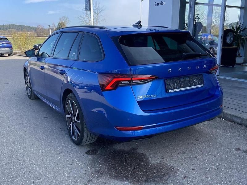 Second-hand Skoda Octavia Style 204 CP (150 kW) 2022 Albastru Break
