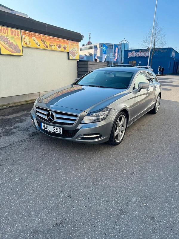 Gebraucht Mercedes CLS250 204 PS (150 kW) 2013 Grau Kombi