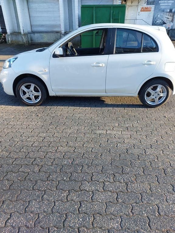 Gebraucht Nissan Micra 80 PS (58 kW) 2014 Weiß Kleinwagen