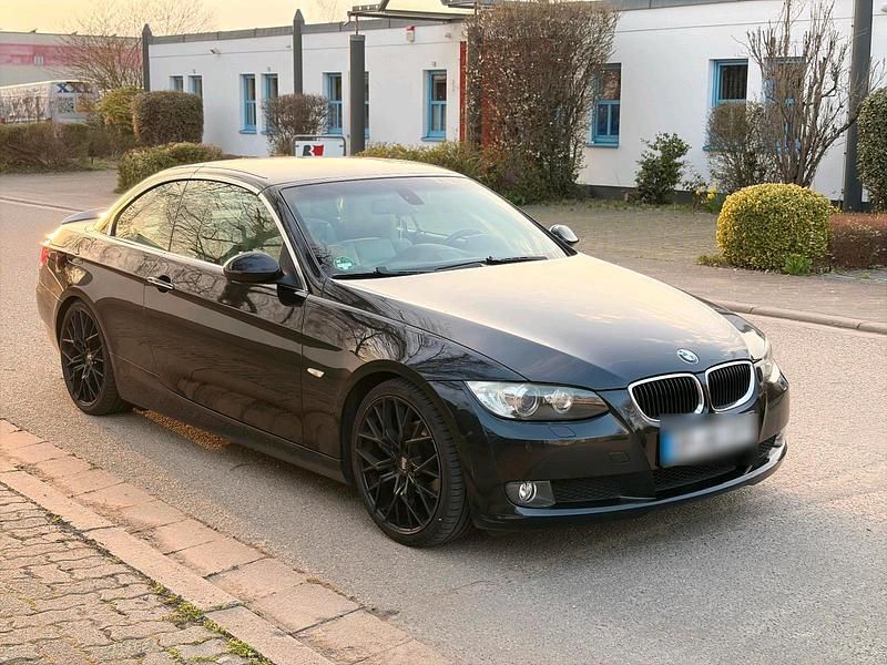 Gebraucht BMW 320 Cabriolet 170 PS (125 kW) 2008 Schwarz Cabrio