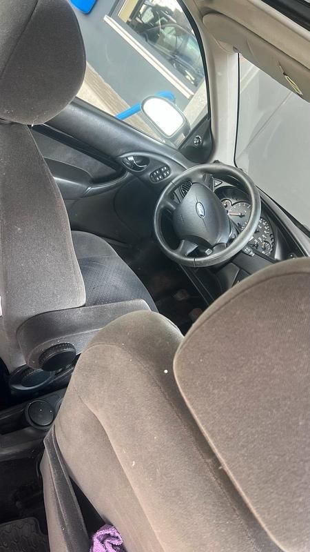 Gebraucht Ford Focus 101 PS (74 kW) 2002 Grau Limousine