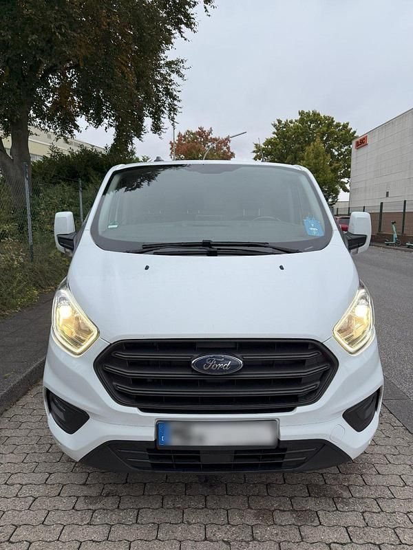 Weiß Gebraucht 2020 Ford Transit Custom Trend Van / Kleinbus | 15.400 € (Guter Preis) - Bild 1/4