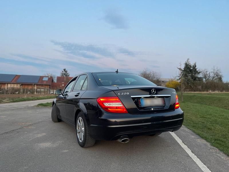 Gebraucht Mercedes C220 170 PS (125 kW) 2012 Grau Limousine