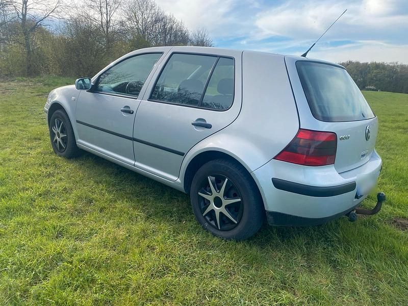 Gebraucht VW Golf IV 75 PS (55 kW) 2000 Grau Kleinwagen