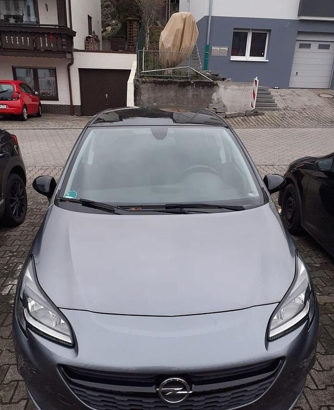 Grau Gebraucht 2018 Opel Corsa Color Edition Kleinwagen | 8.000 € (Guter Preis) - Bild 1/4