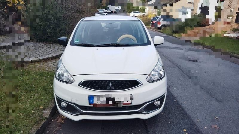 Weiß Gebraucht 2018 Mitsubishi Space Star Basis Limousine | 4.500 € (Guter Preis) - Bild 1/4