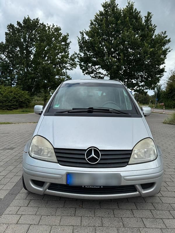 Silber Gebraucht 2002 Mercedes Vaneo Van / Kleinbus | 1.800 € (Fairer Preis) - Bild 1/4