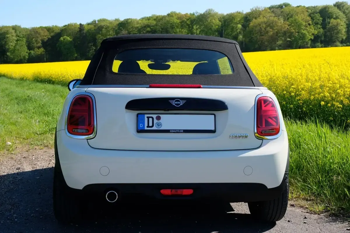 Gebraucht Mini Cooper 136 PS (100 kW) 2020 Weiß Kleinwagen