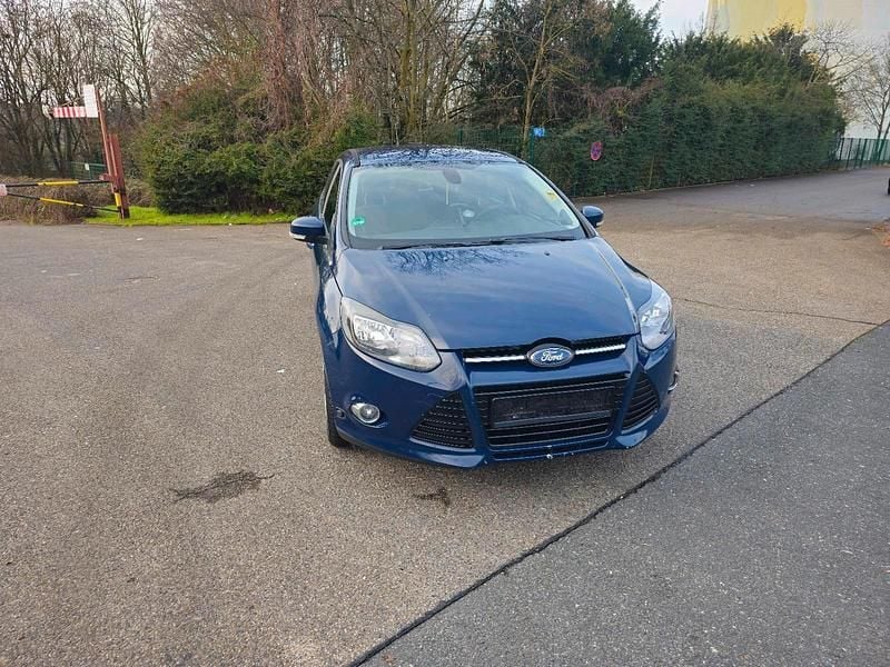 Gebraucht Ford Focus 119 PS (87 kW) 2012 Blau Kombi