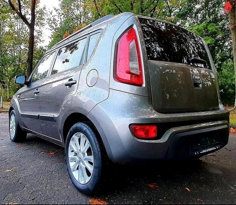 Gebraucht Kia Soul 128 PS (94 kW) 2012 Braun SUV