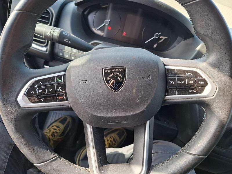 Gebraucht Peugeot Boxer 179 PS (131 kW) 2024 Grau Van