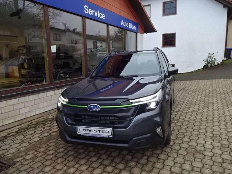 Neu Subaru Forester Exclusive+ 150 PS (110 kW) 2026 Magnetite gray SUV