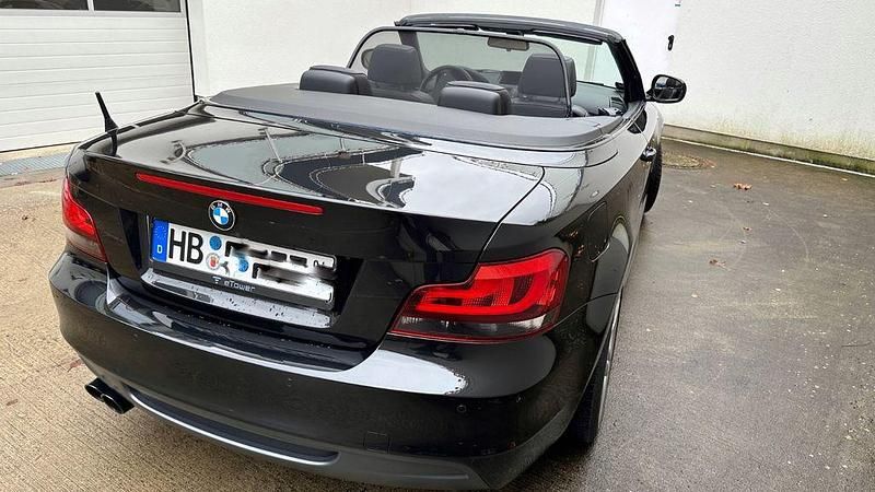 Gebraucht BMW 135 Cabriolet Performance 306 PS (225 kW) 2011 Schwarz Cabrio