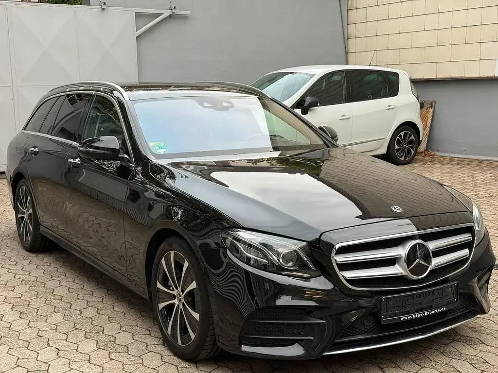 Gebraucht Mercedes E350 AMG 258 PS (189 kW) 2018 Schwarz Limousine