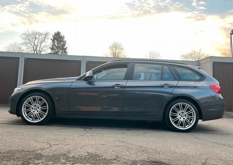 Gebraucht BMW 320 Advantage 190 PS (139 kW) 2016 Kombi