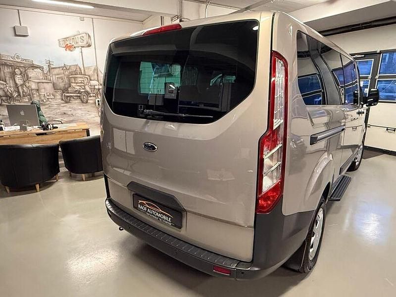 Gebraucht Ford Tourneo Trend 131 PS (96 kW) 2016 Grau Van / Kleinbus