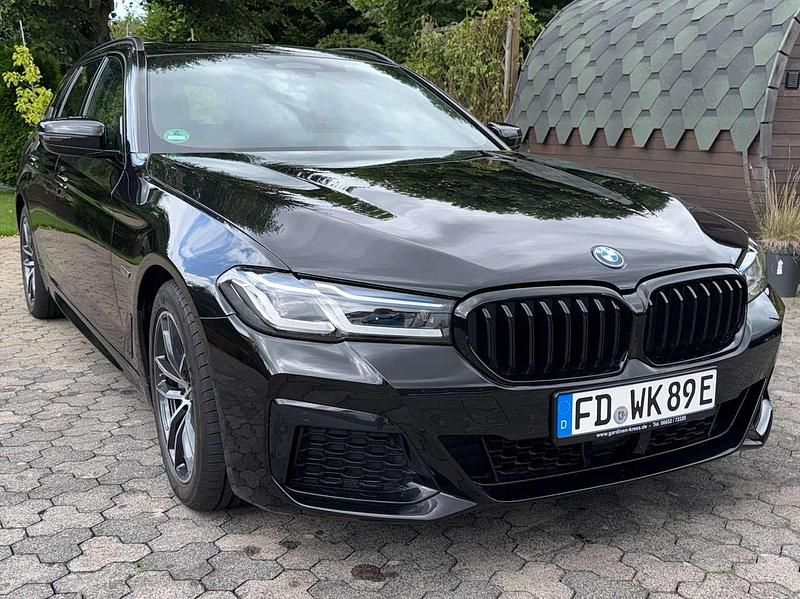 Gebraucht 2023 BMW 530e Luxury Line Kombi | 41.000 € (Fairer Preis) - Bild 1/4