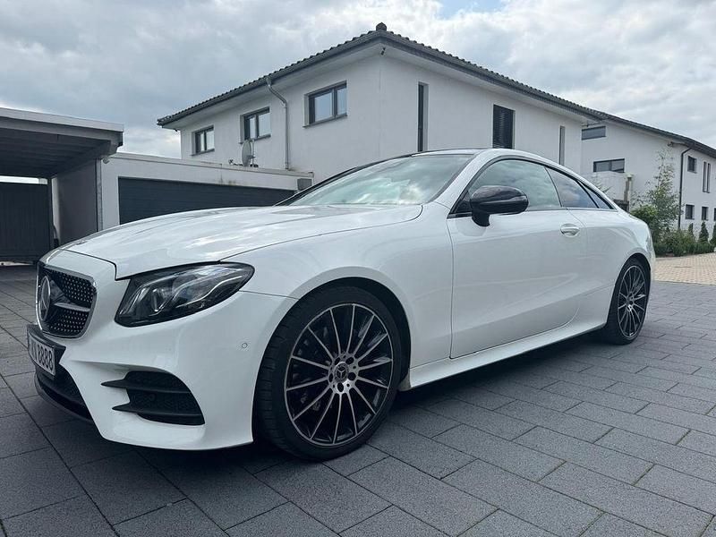 Gebraucht Mercedes E300 245 PS (180 kW) 2019 Weiß Coupé