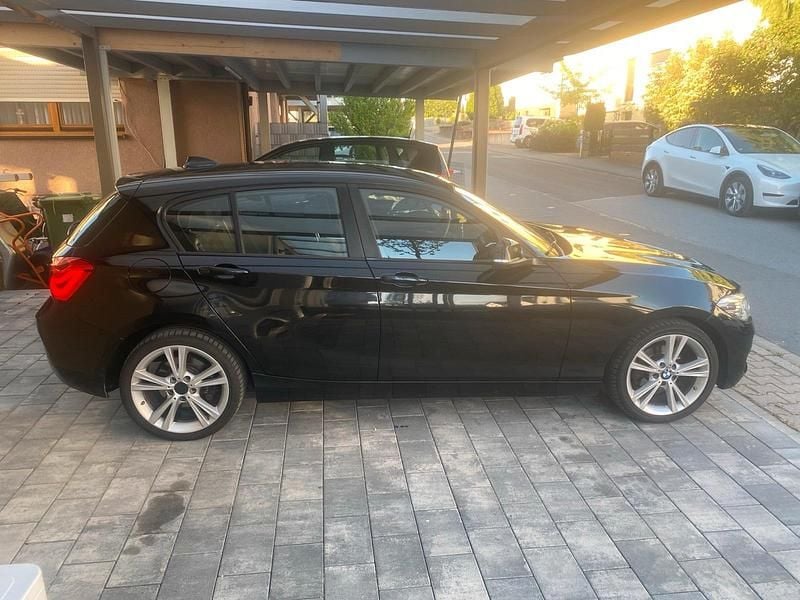 Gebraucht BMW 120 Sport Line 190 PS (139 kW) 2015 Schwarz Kleinwagen