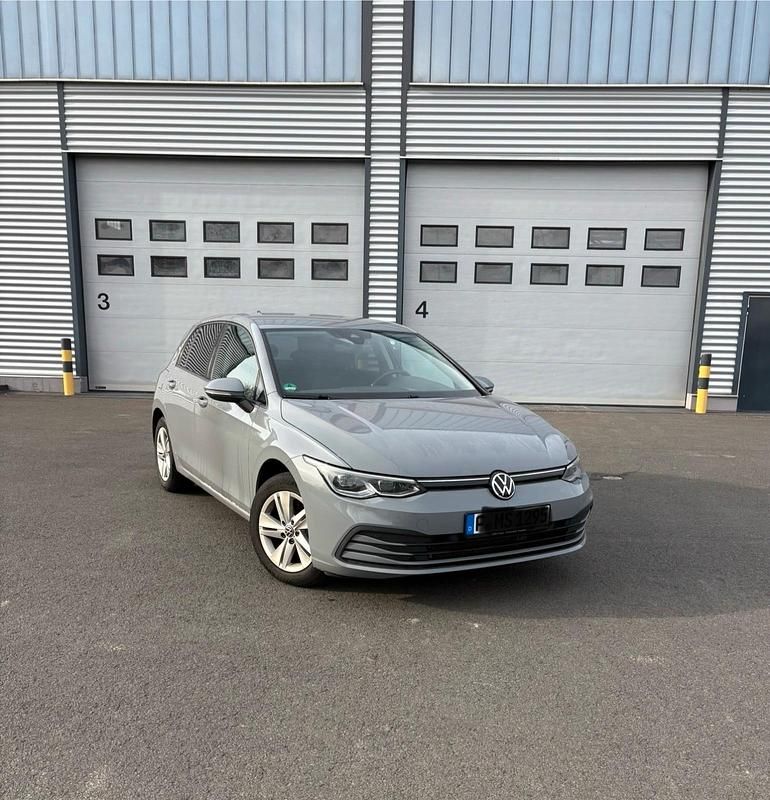 Grau Gebraucht 2020 VW Golf VIII Limousine | 20.500 € (Guter Preis) - Bild 1/4