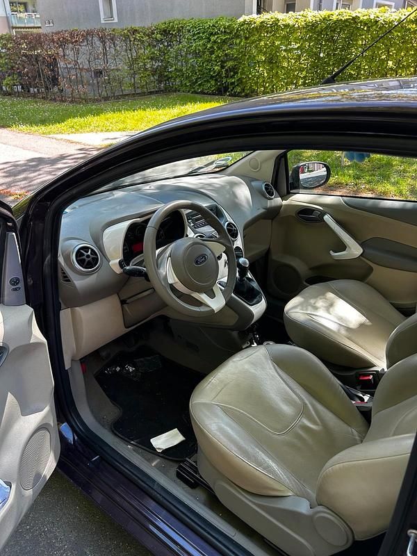 Second-hand Ford Ka 70 CP (51 kW) 2009 Andere farben Hatchback