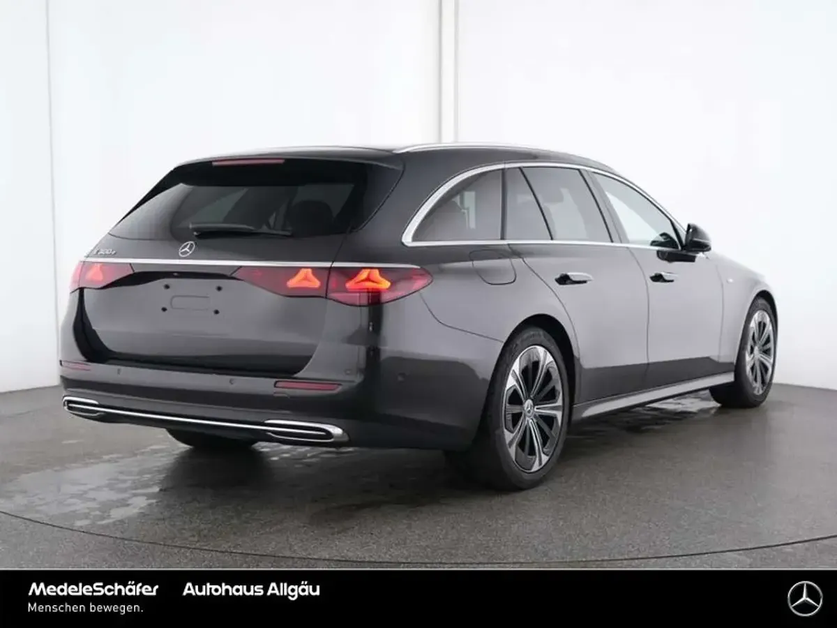 Gebraucht Mercedes E300 Avantgarde 313 PS (230 kW) 2025 Lack graphitgrau Kombi