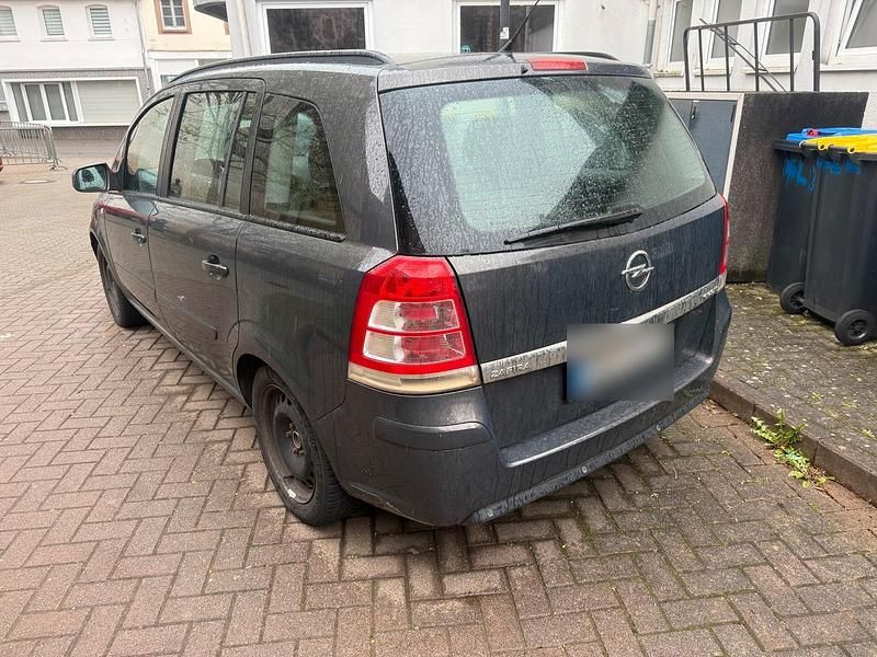 Gebraucht Opel Zafira 110 PS (80 kW) 2012 Grau Van / Kleinbus
