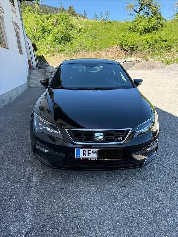 Schwarz Gebraucht 2018 Seat Leon FR Limousine | 14.800 € (Etwas zu teuer) - Bild 1/4