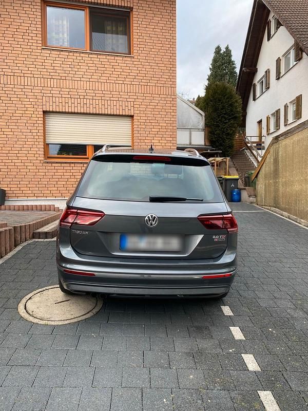 Gebraucht VW Tiguan 193 PS (141 kW) 2017 Grau SUV