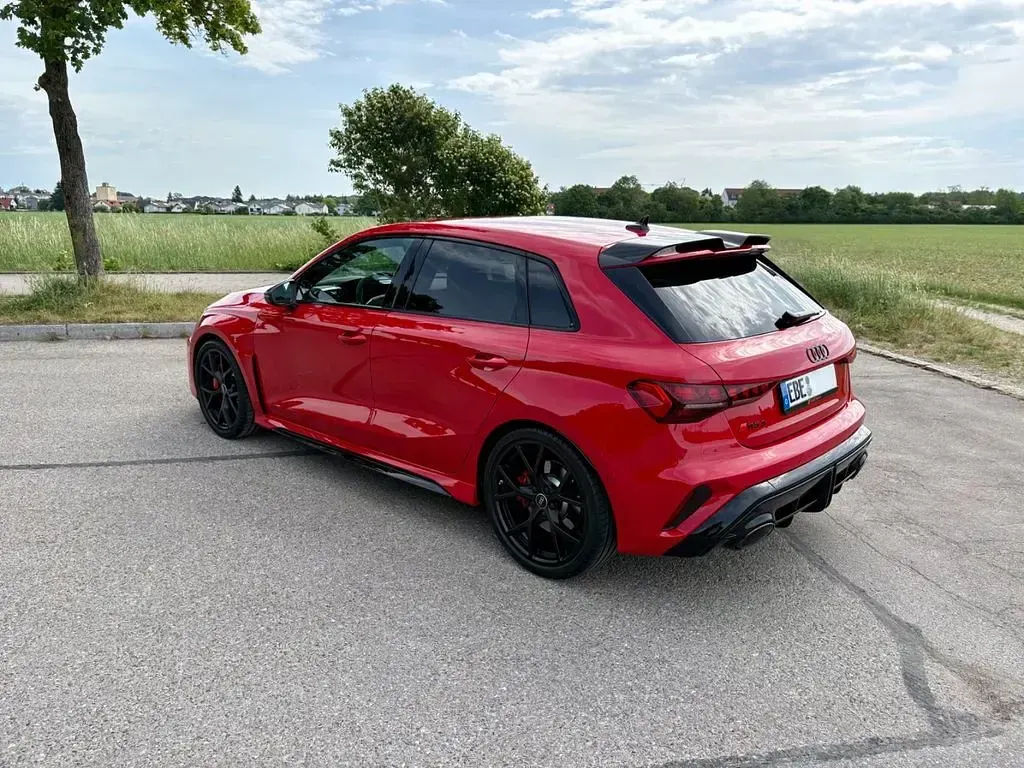 Gebraucht Audi RS3 Sport 400 PS (294 kW) 2025 Rot Limousine