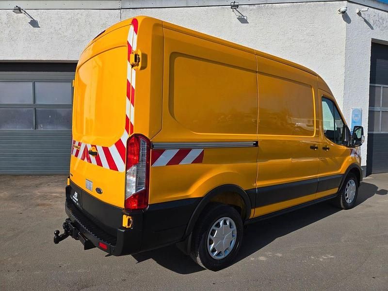Gebraucht Ford Transit 131 PS (96 kW) 2021 Orange Van / Kleinbus