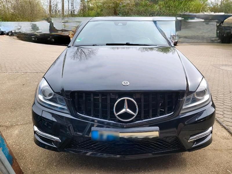 Gebraucht Mercedes C250 AMG line 204 PS (150 kW) 2012 Schwarz Coupé