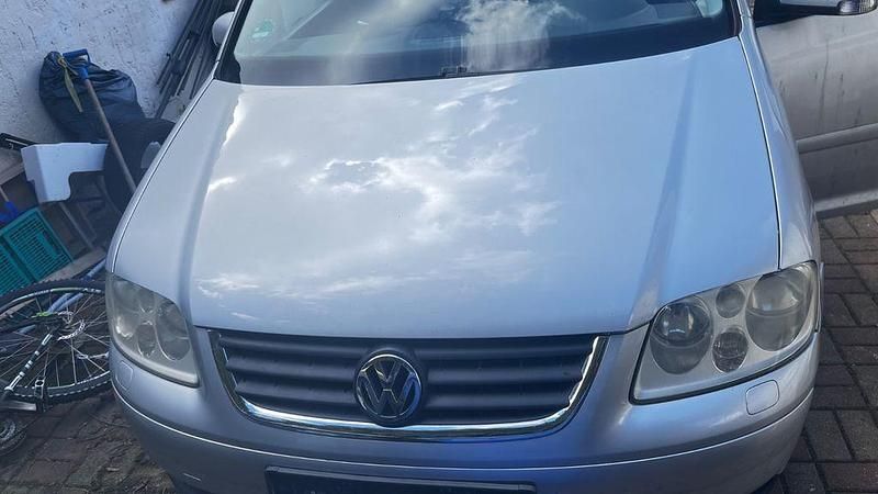 Gebraucht VW Touran 140 PS (102 kW) 2011 Silber Van / Kleinbus