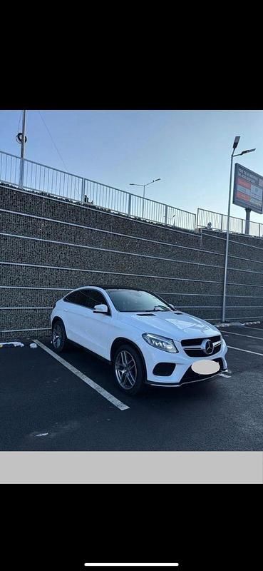 Weiß Gebraucht 2018 Mercedes GLE350 AMG line Coupé | 28.900 € (Fairer Preis) - Bild 1/4