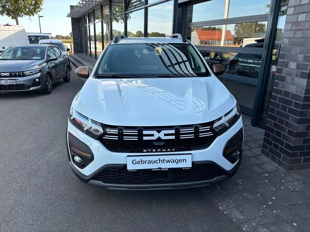 Gebraucht Dacia Sandero Stepway 91 PS (66 kW) 2023 Weiß Limousine