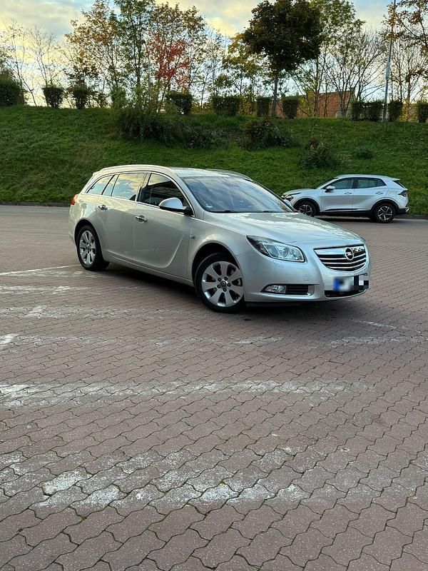 Gebraucht Opel Insignia 160 PS (117 kW) 2011 Silber Kombi