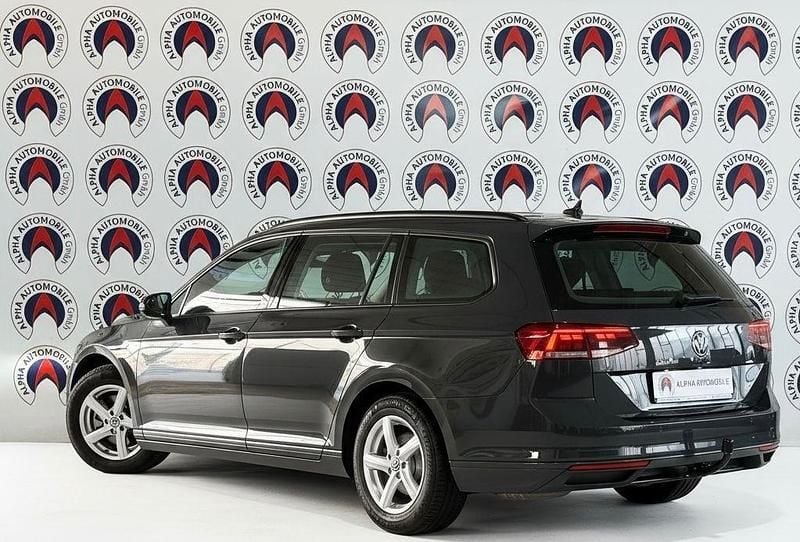 Gebraucht VW Passat 150 PS (110 kW) 2020 Grau Kombi