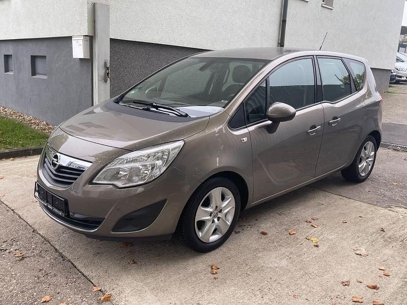Braun Gebraucht 2010 Opel Meriva Edition Van / Kleinbus | 4.000 € (Fairer Preis) - Bild 1/4