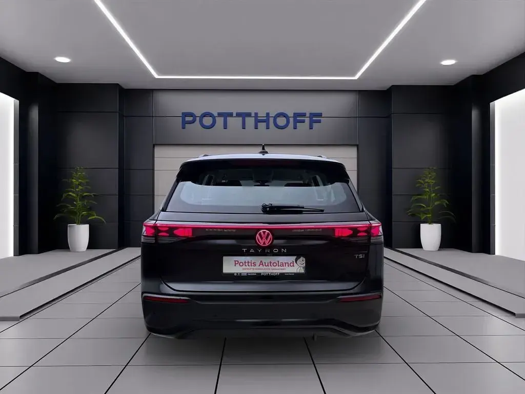 Second-hand VW Tayron Life 150 CP (110 kW) 2025 Negru SUV