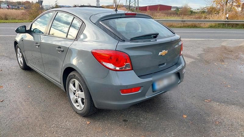 Gebraucht Chevrolet Cruze 124 PS (91 kW) 2012 Grau Kleinwagen