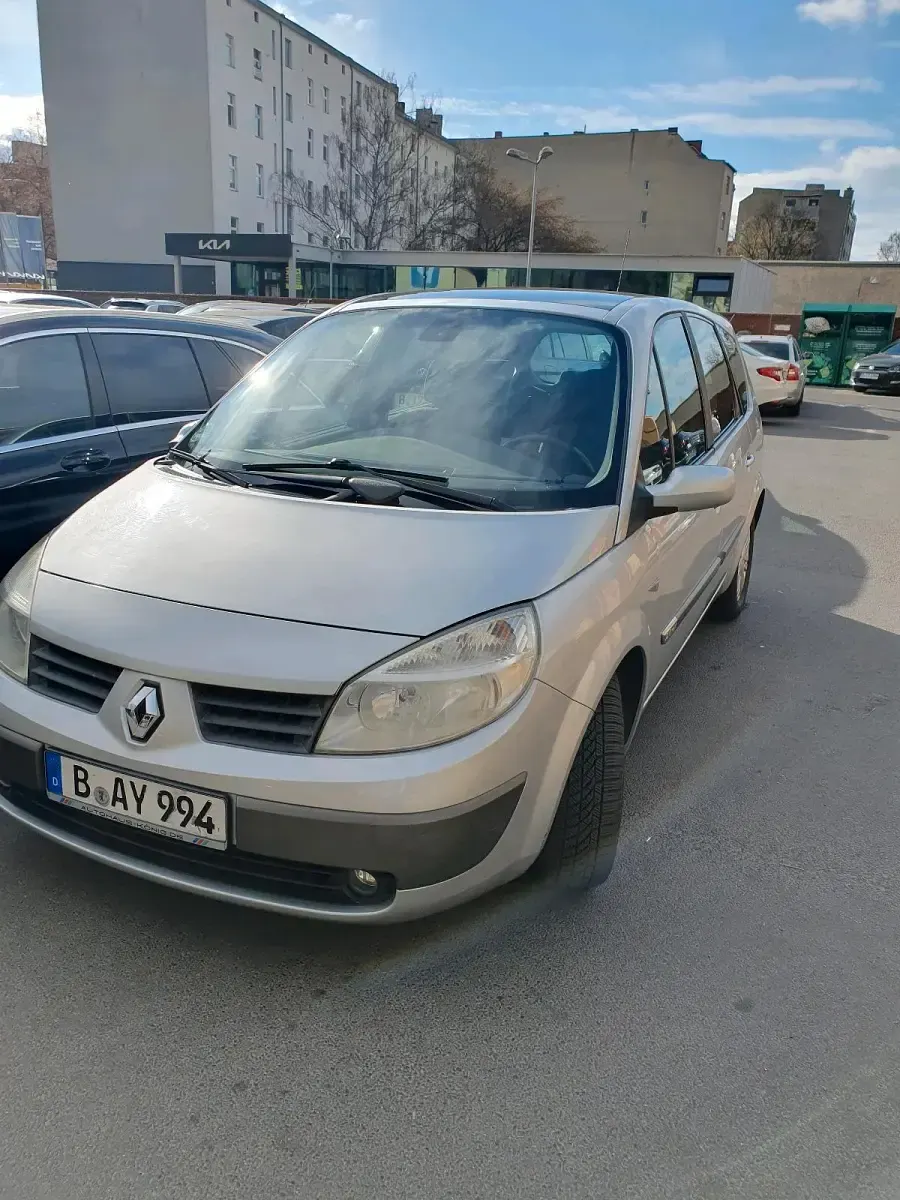 Gebraucht Renault Scénic II 134 PS (98 kW) 2004 Silber Van / Kleinbus