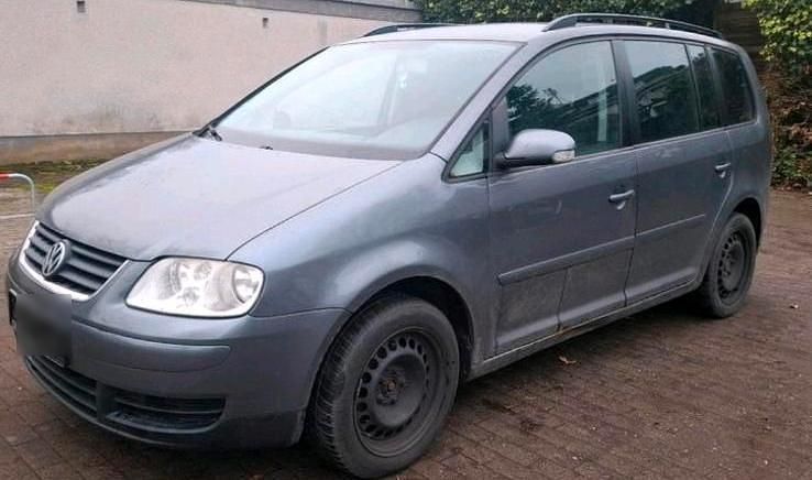 Grau Gebraucht 2006 VW Touran Van / Kleinbus | 1.200 € (Superpreis) - Bild 1/4