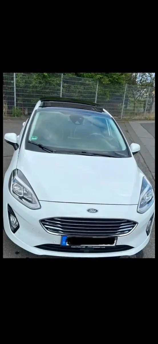 Gebraucht Ford Fiesta Titanium 101 PS (74 kW) 2017 Weiß Kleinwagen