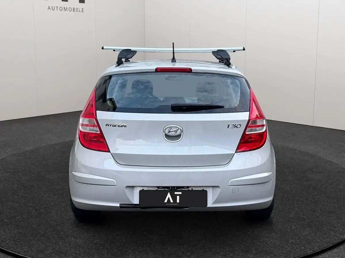 Gebraucht Hyundai i30 Classic 109 PS (80 kW) 2009 Silber Limousine