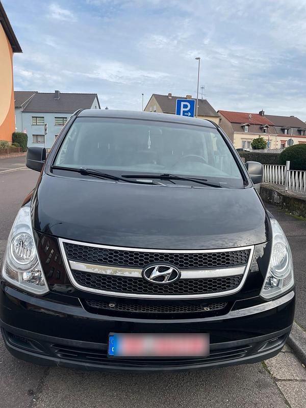 Schwarz Gebraucht 2012 Hyundai H-1 Van | 8.500 € (Guter Preis) - Bild 1/4